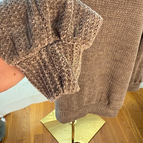 First Love Tan Crew Neck Sweater Chunky Knit Relaxed Fit - Picture 3 of 6